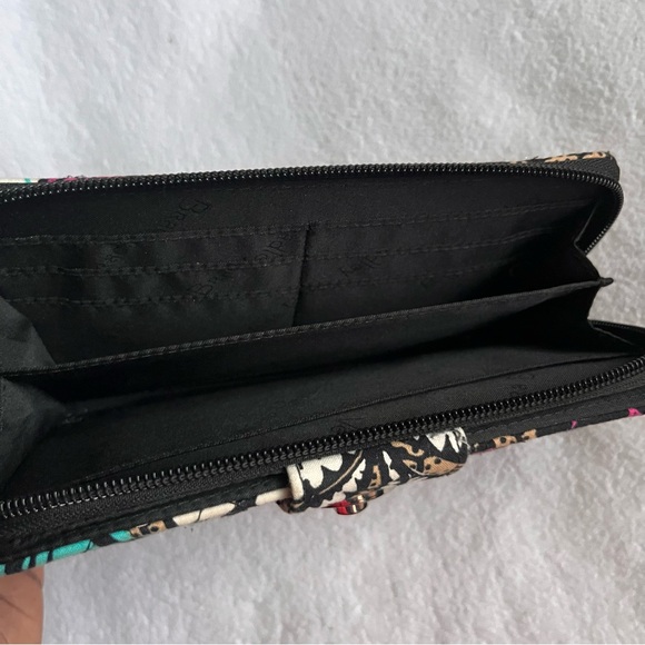 Vera Bladley Wallet - Picture 3 of 5